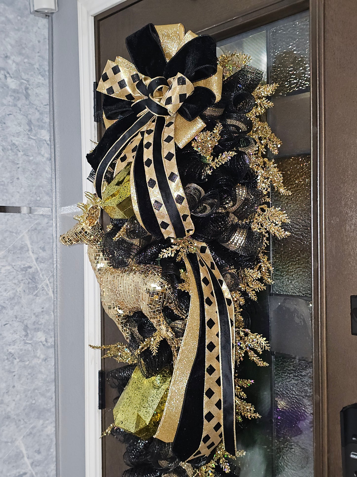 Gilded Elegance Reindeer Swag