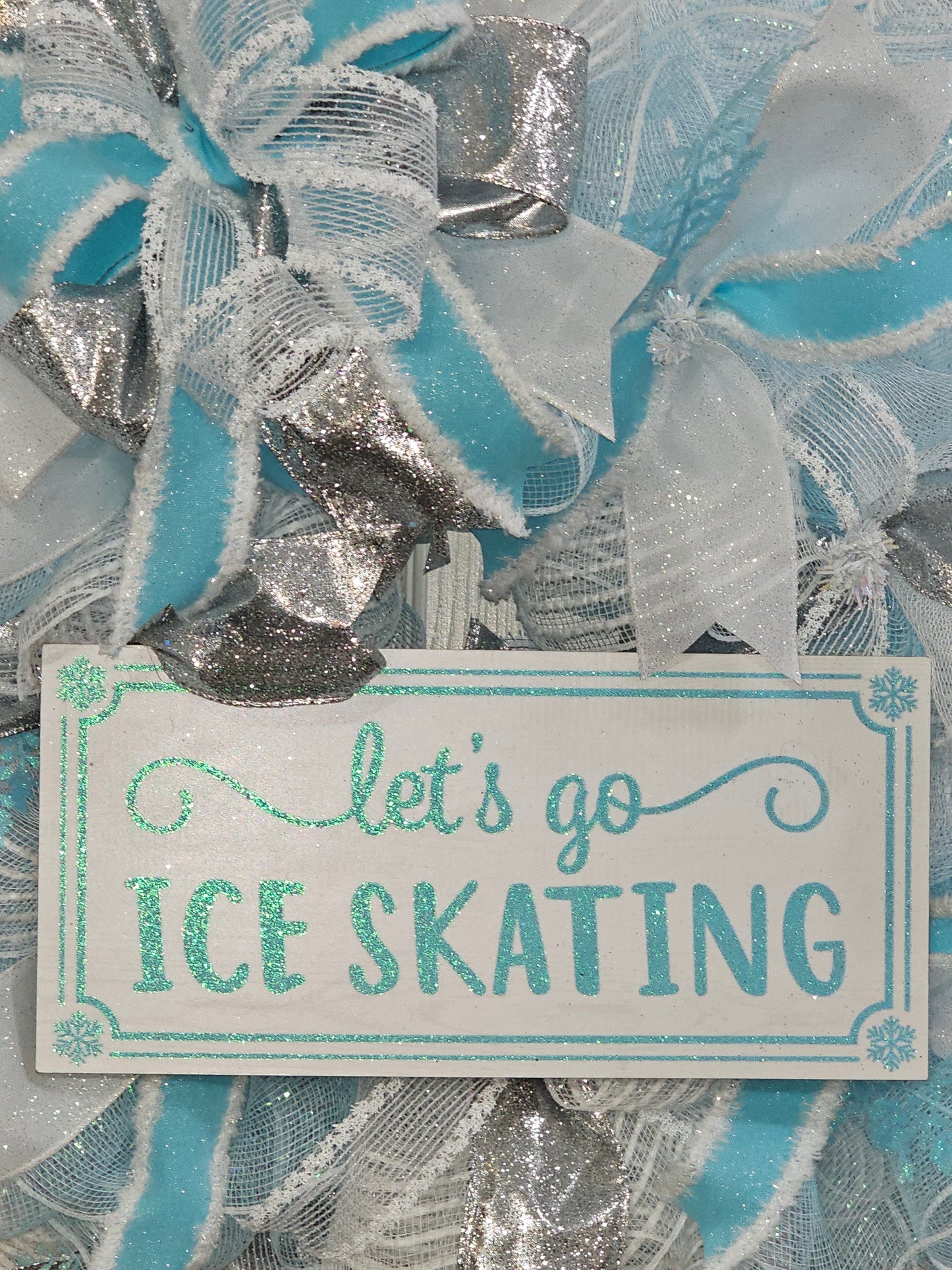 ❄️ Winter Wonderland Ice Skating Wreath ⛸️