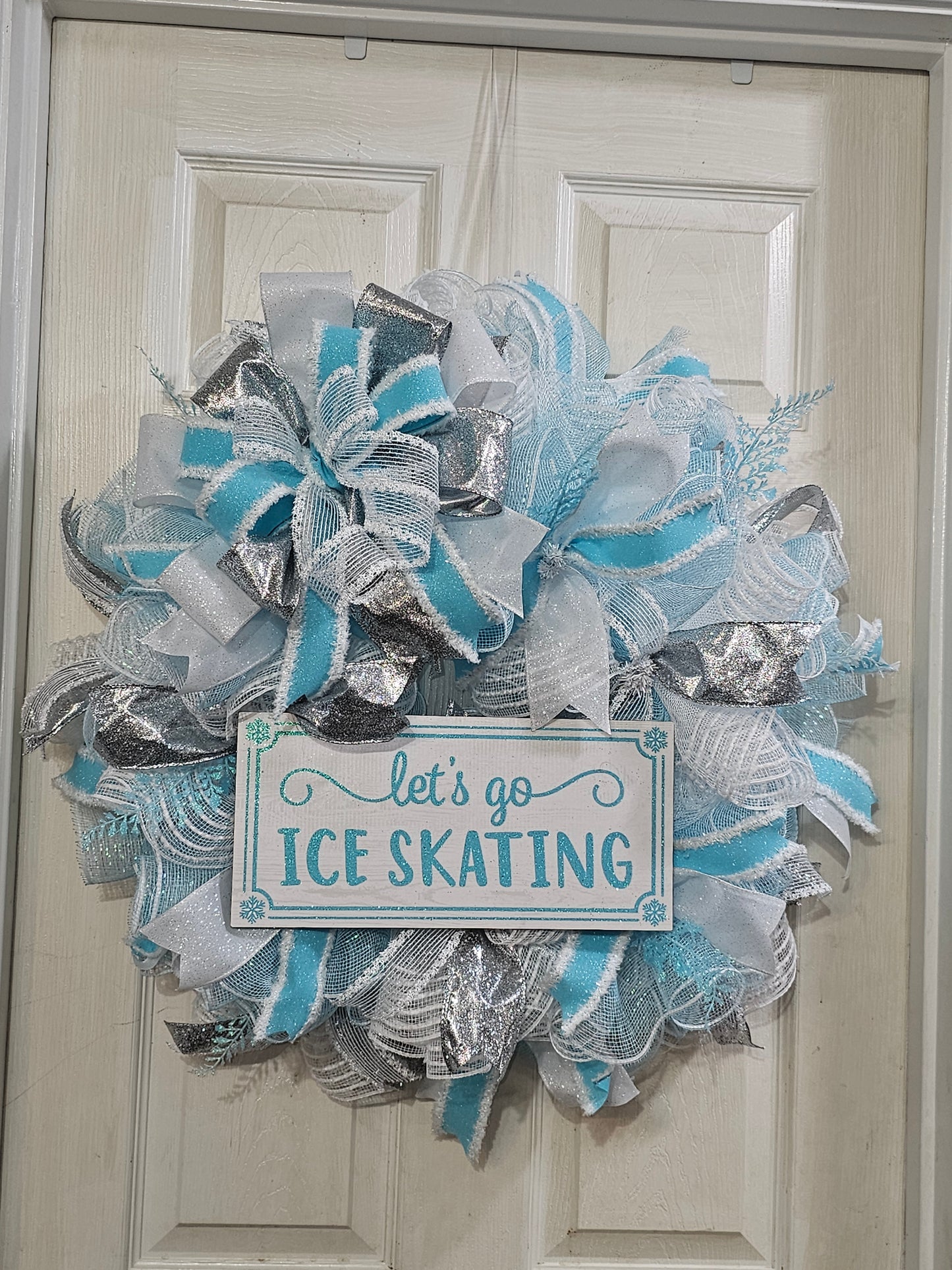 ❄️ Winter Wonderland Ice Skating Wreath ⛸️