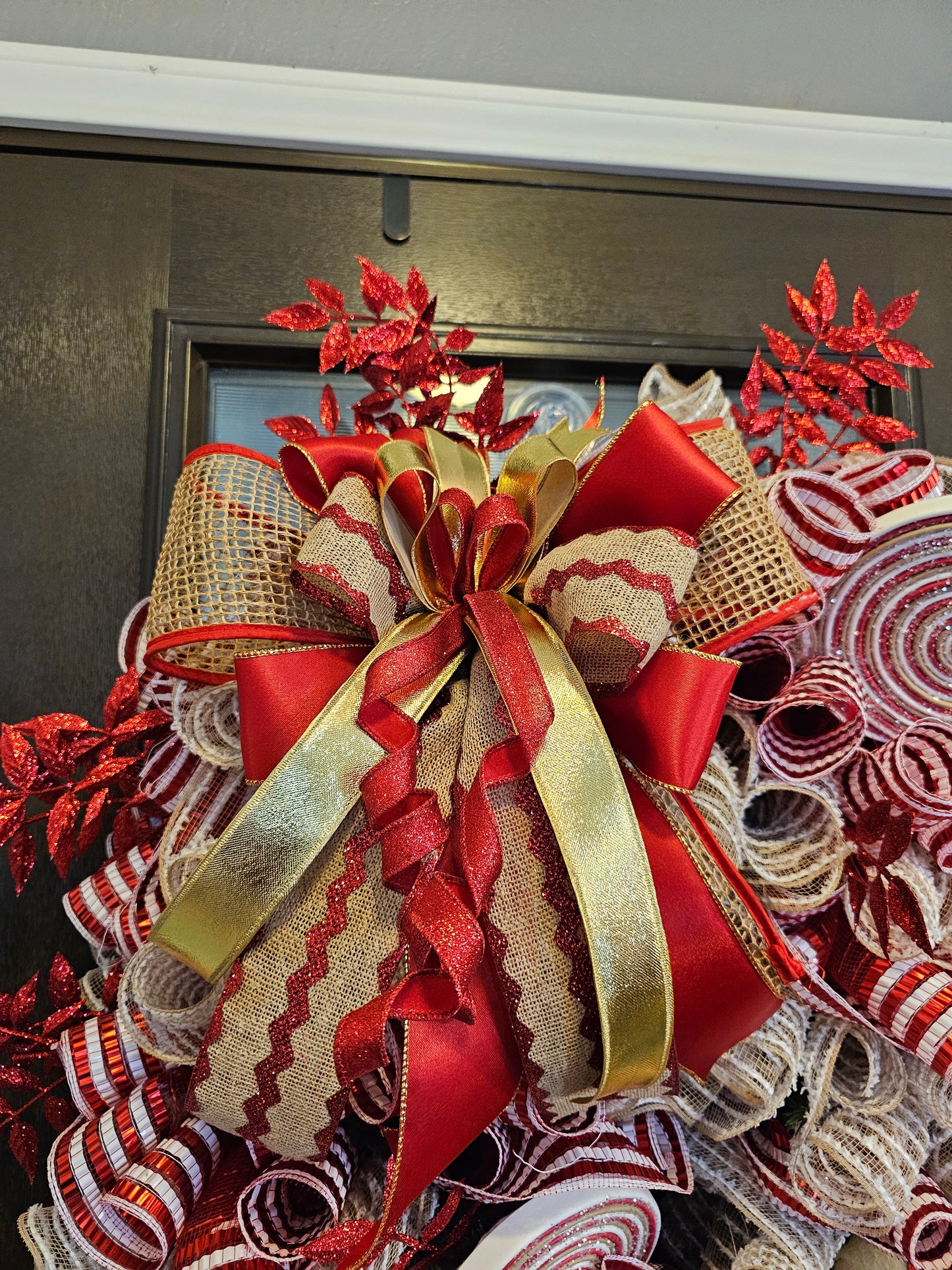 Sweet Holiday Cheer – The “Gingi” Wreath