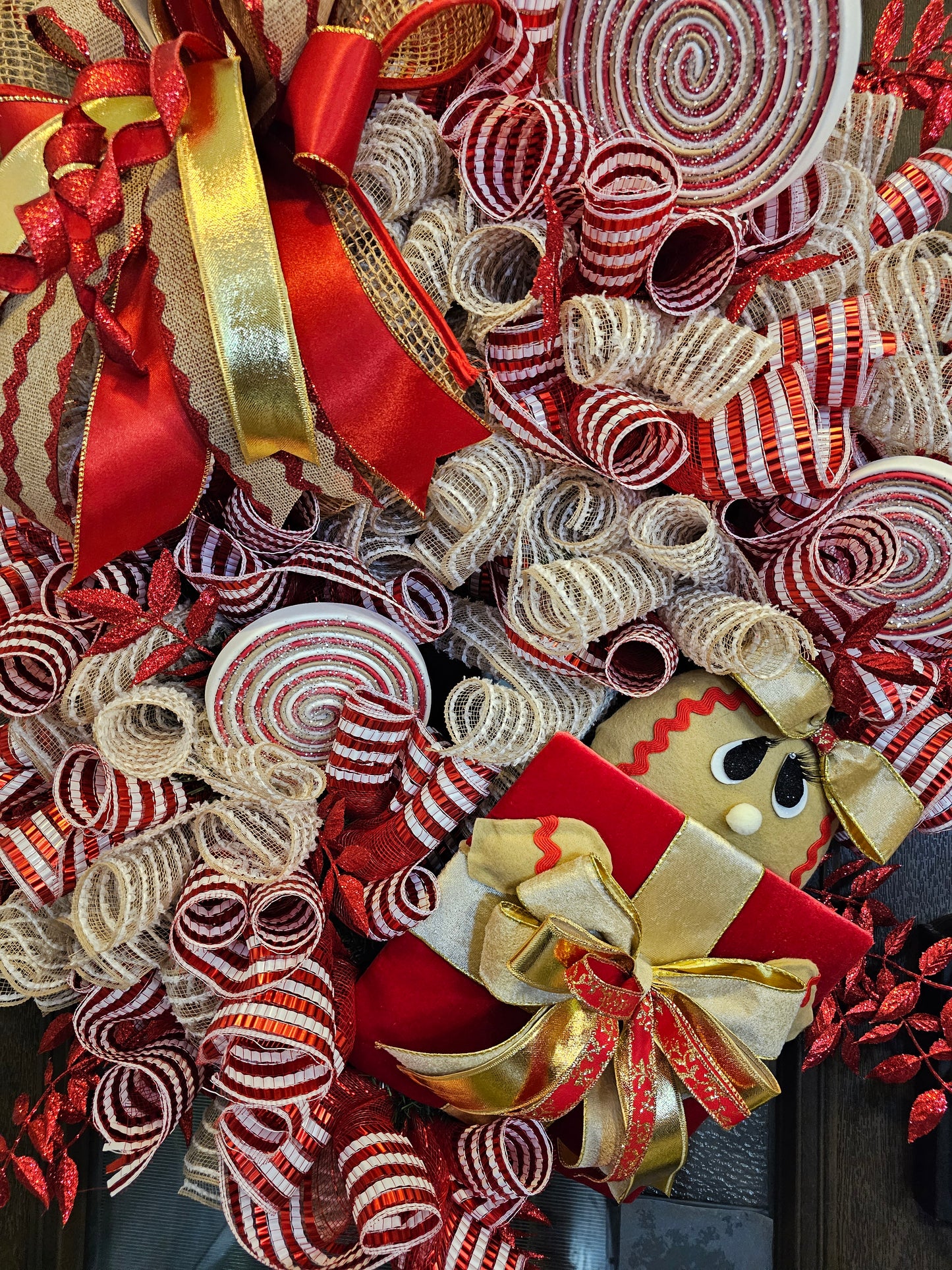 Sweet Holiday Cheer – The “Gingi” Wreath