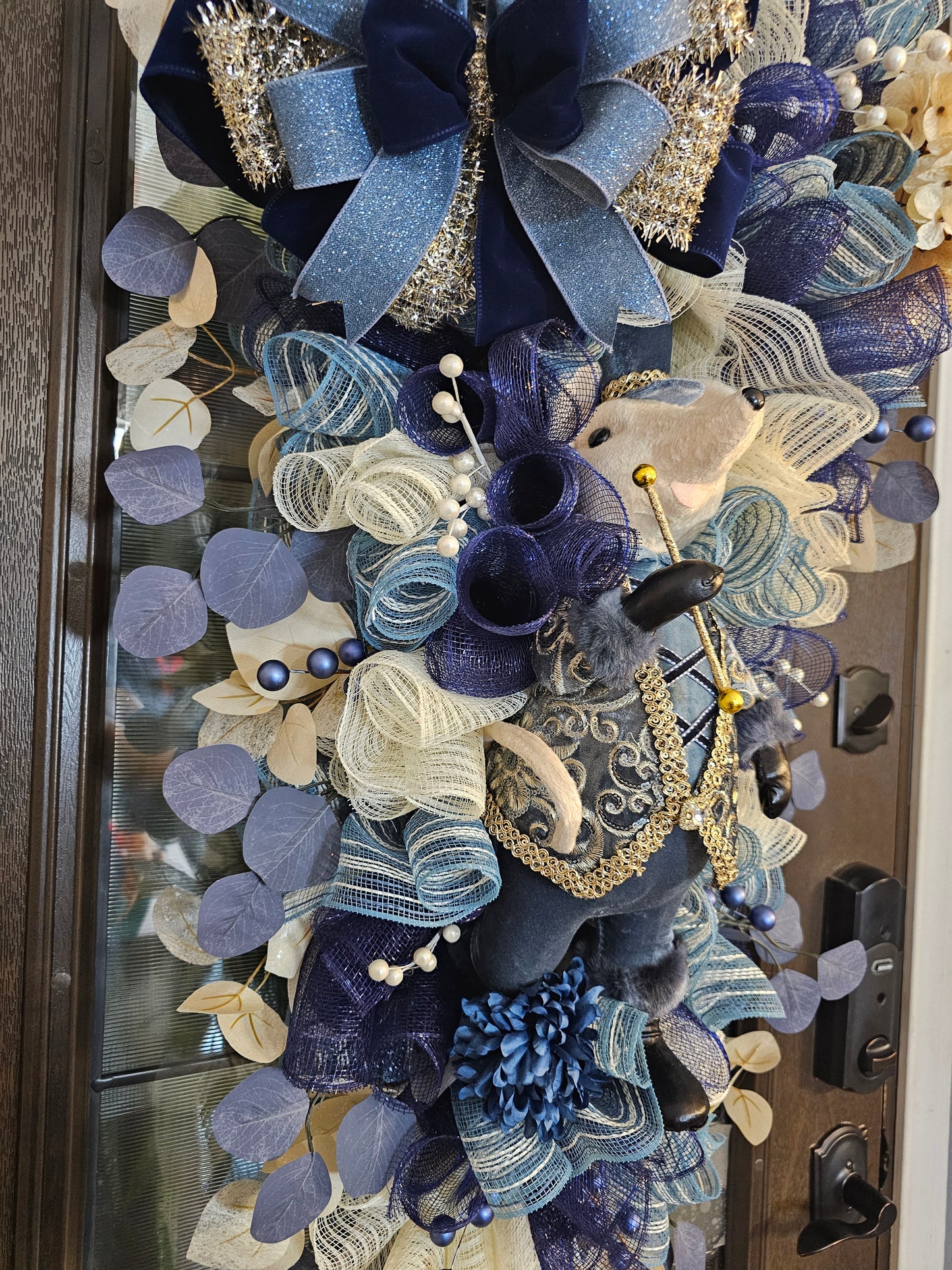 Regal Winter Mouse Swag