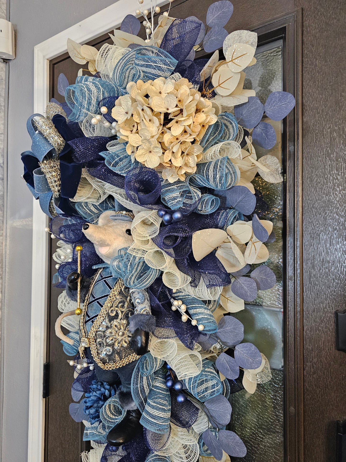 Regal Winter Mouse Swag