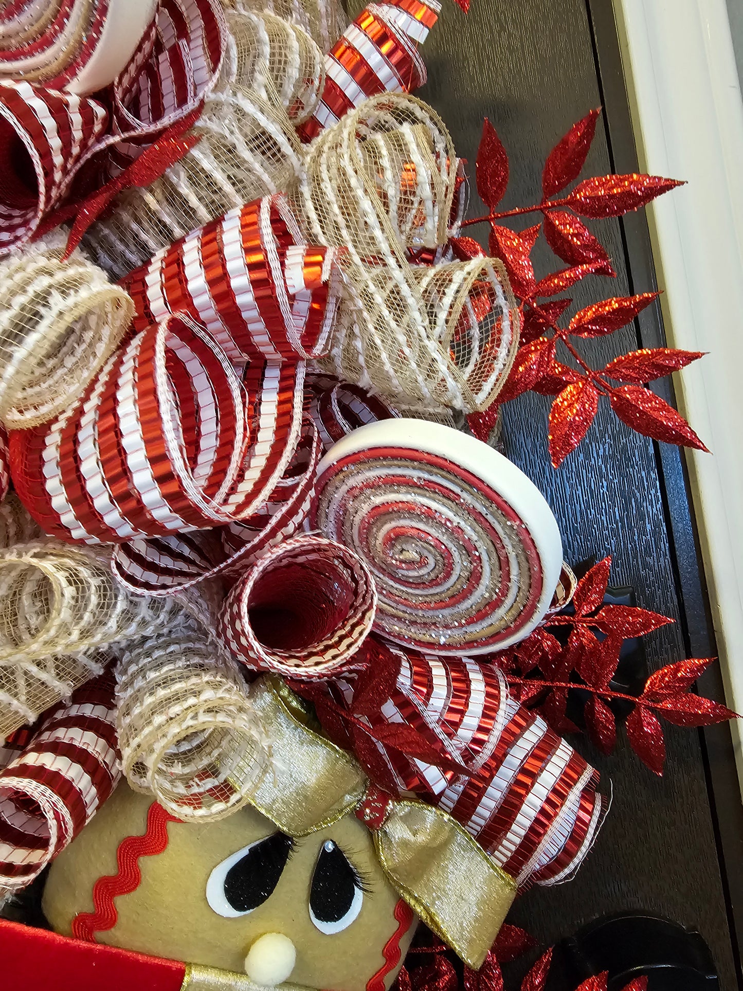 Sweet Holiday Cheer – The “Gingi” Wreath