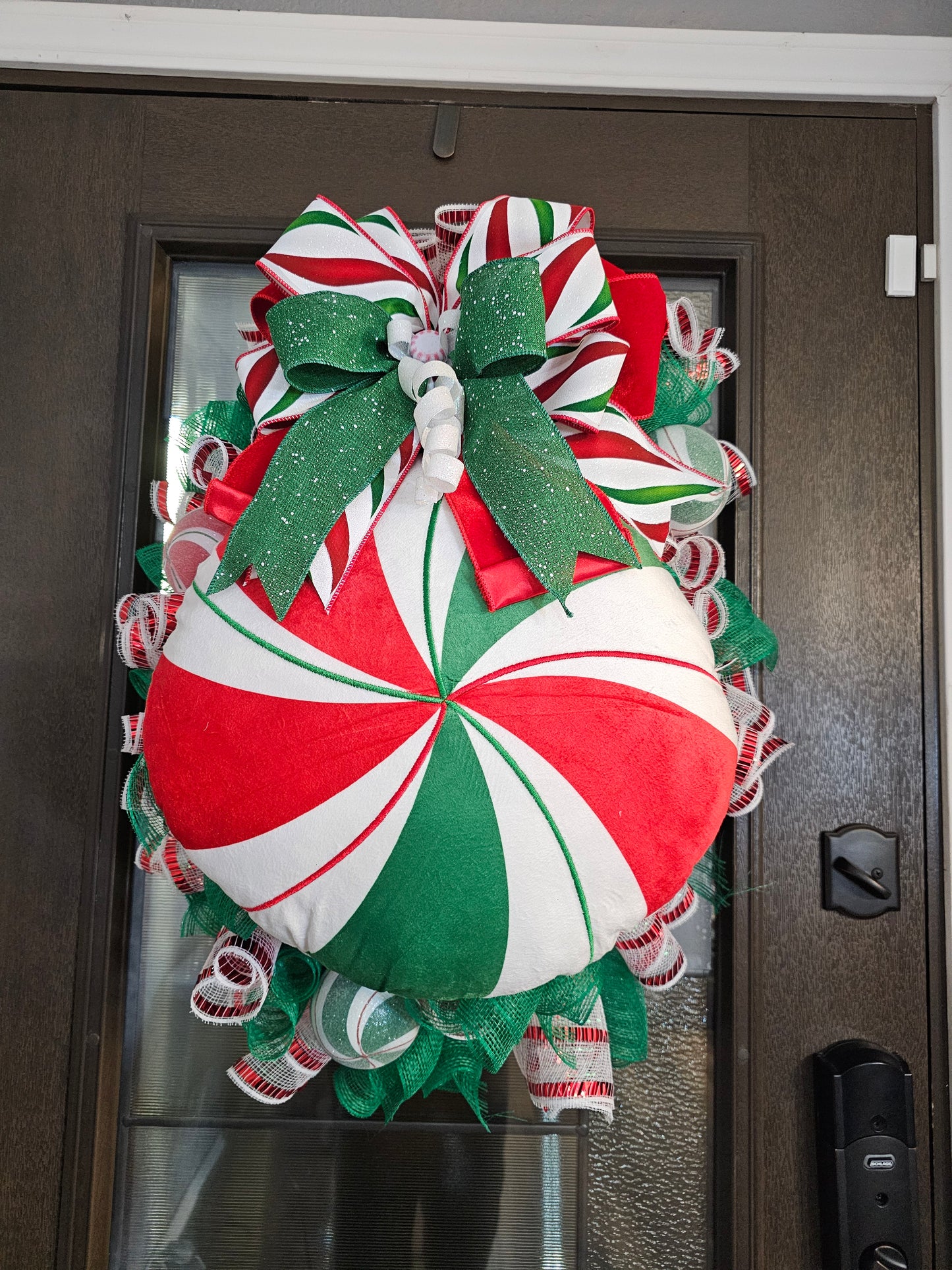peppermint twist holiday wreath