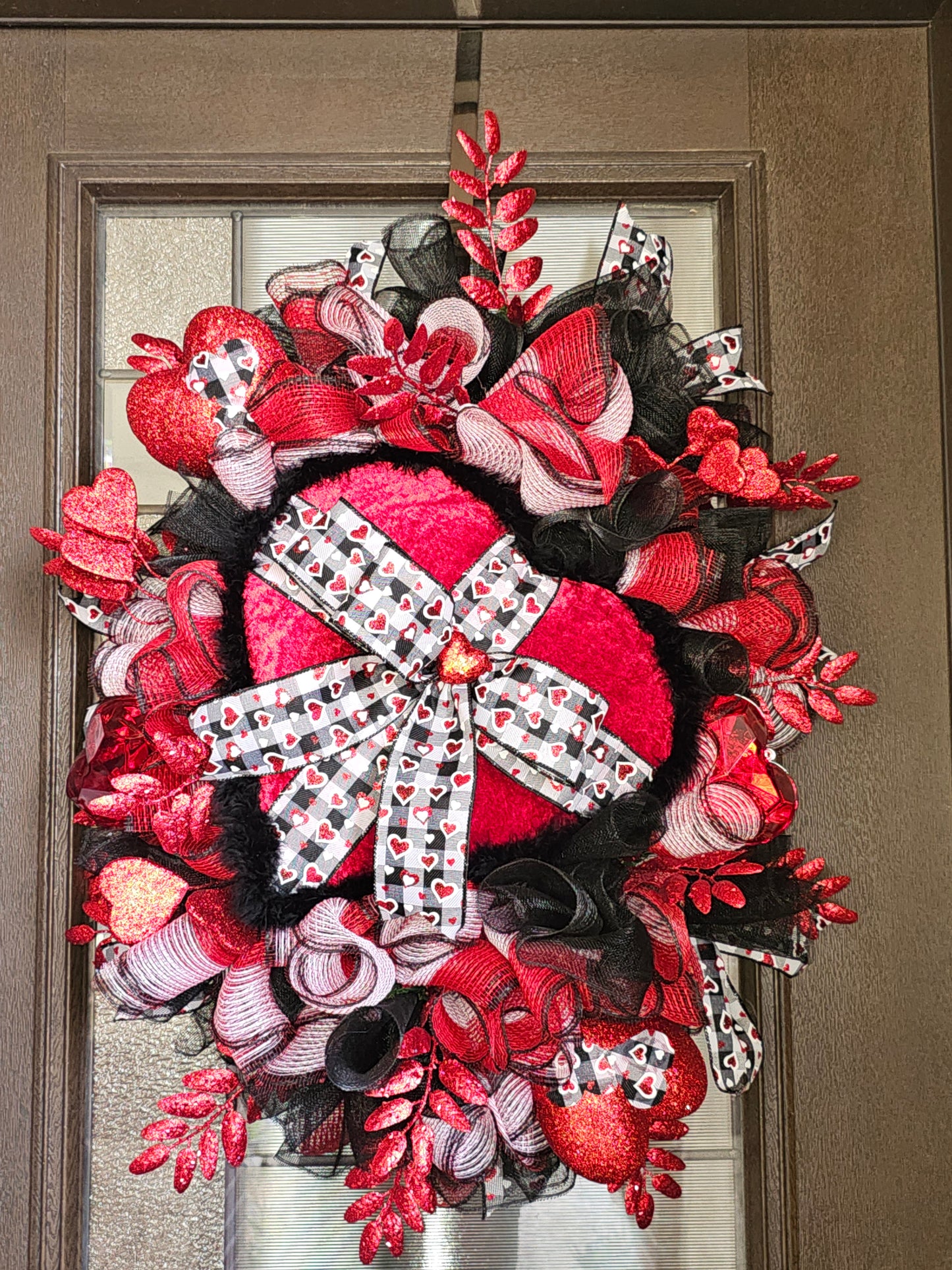 Bold Hearts Valentine Statement Wreath