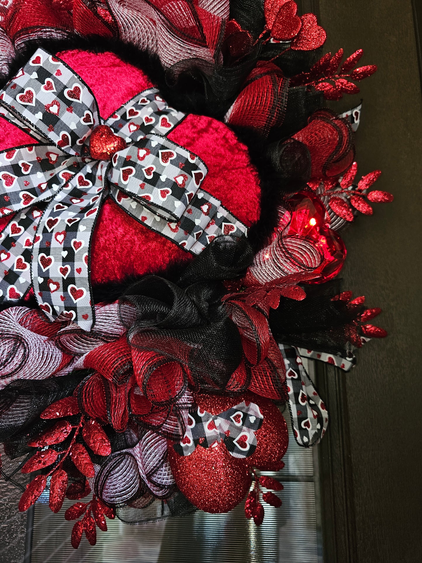 Bold Hearts Valentine Statement Wreath