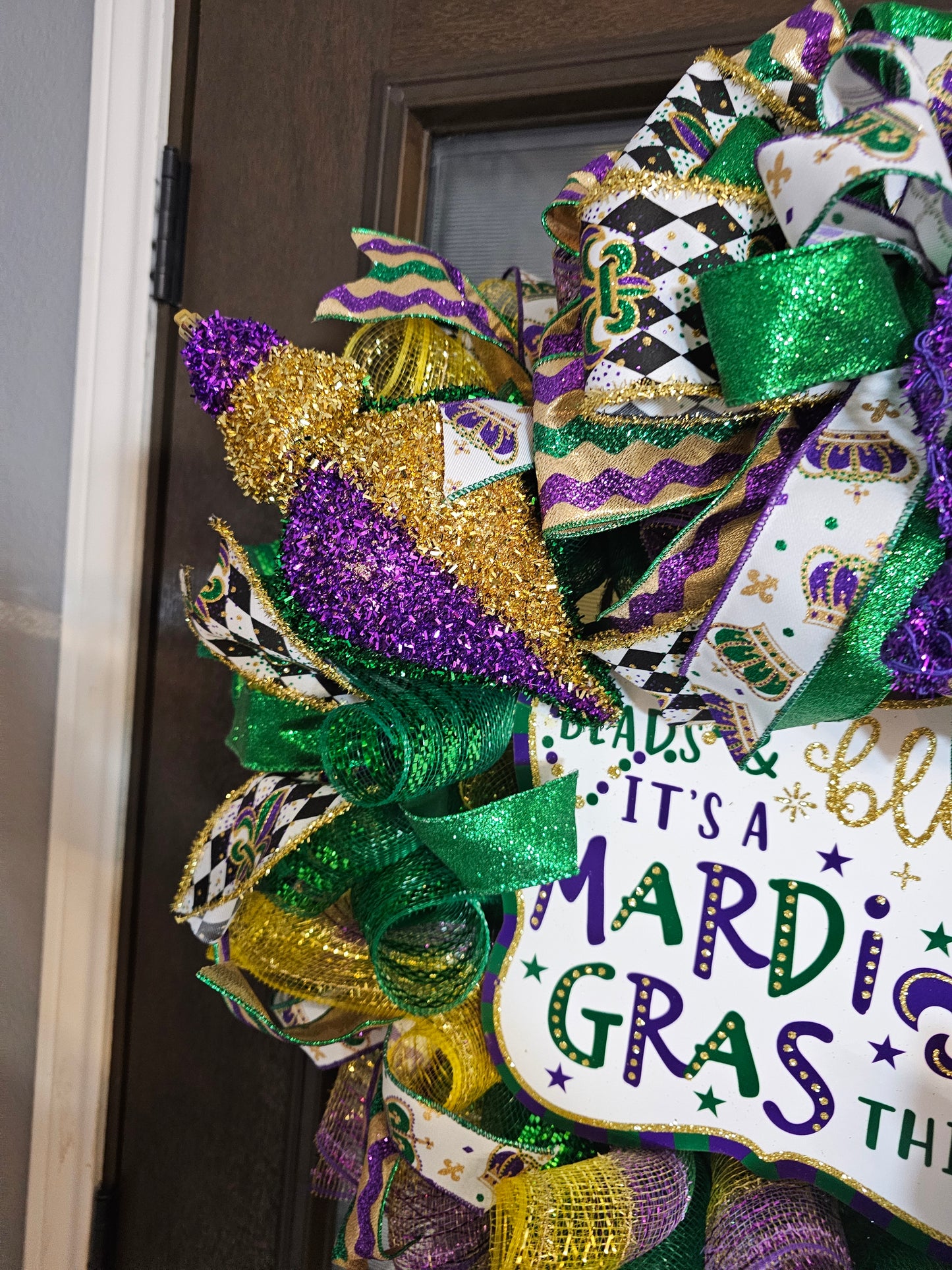 Beads & Bling Mardi Gras Wreath – Festive Purple, Green & Gold Carnival Door Décor