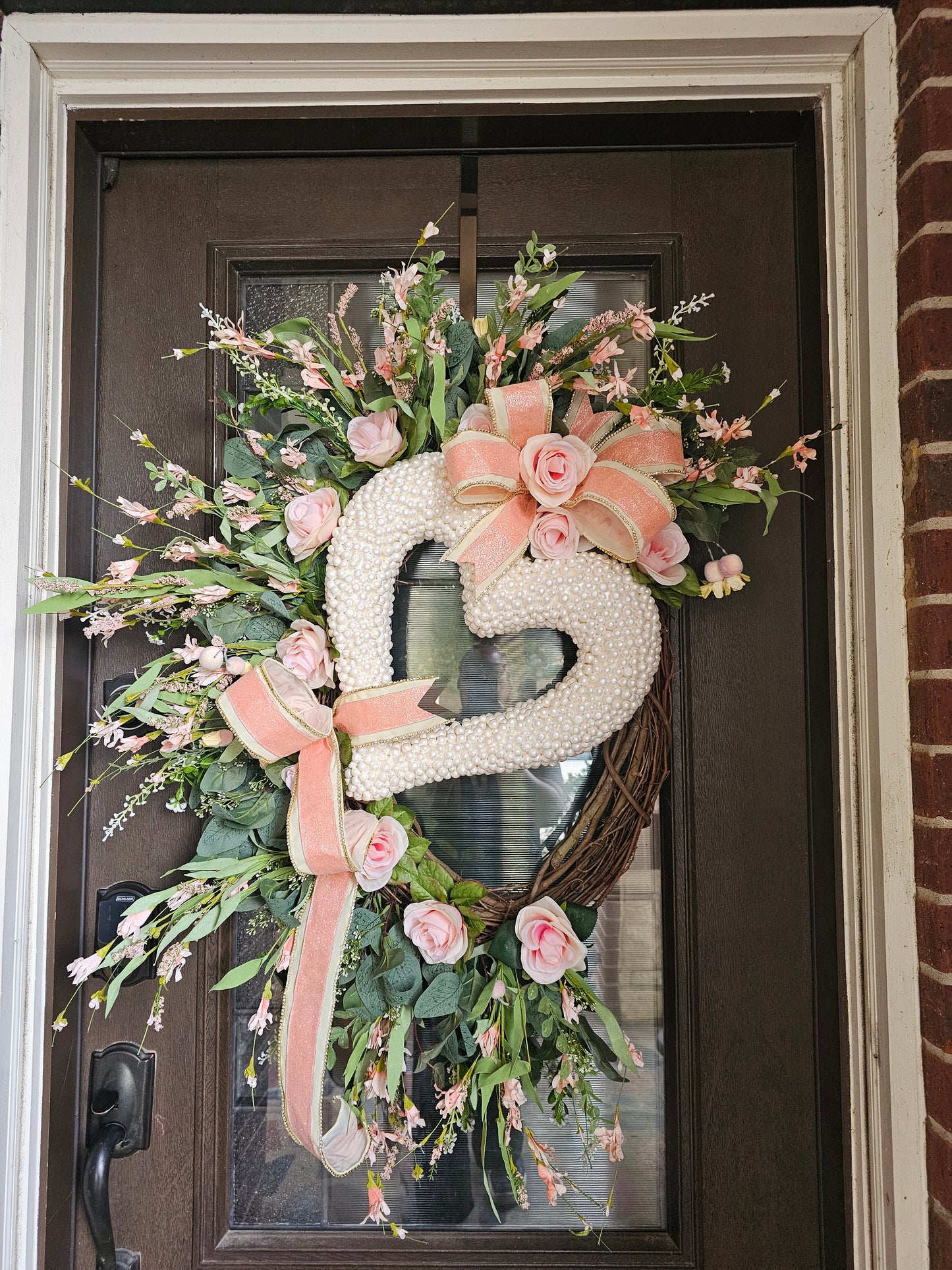 Pearl Heart Floral Grapevine – Elegant Year-Round Front Door & Interior Wall Art