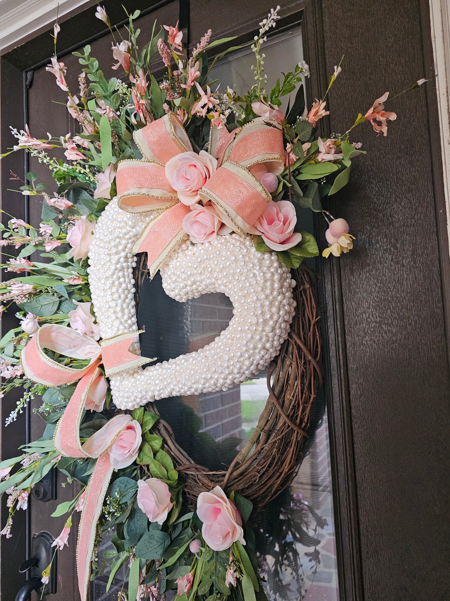 Pearl Heart Floral Grapevine – Elegant Year-Round Front Door & Interior Wall Art