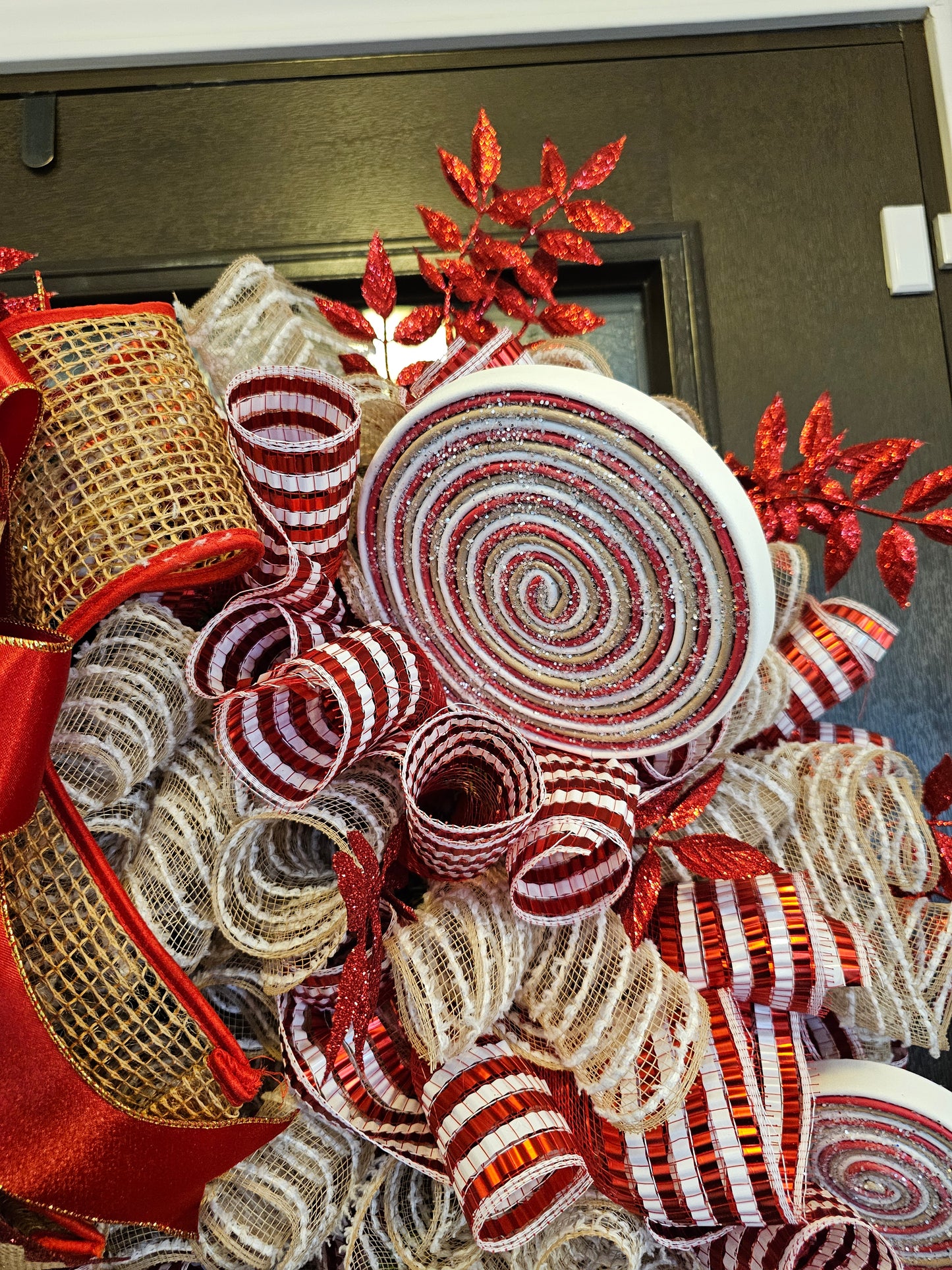 Sweet Holiday Cheer – The “Gingi” Wreath