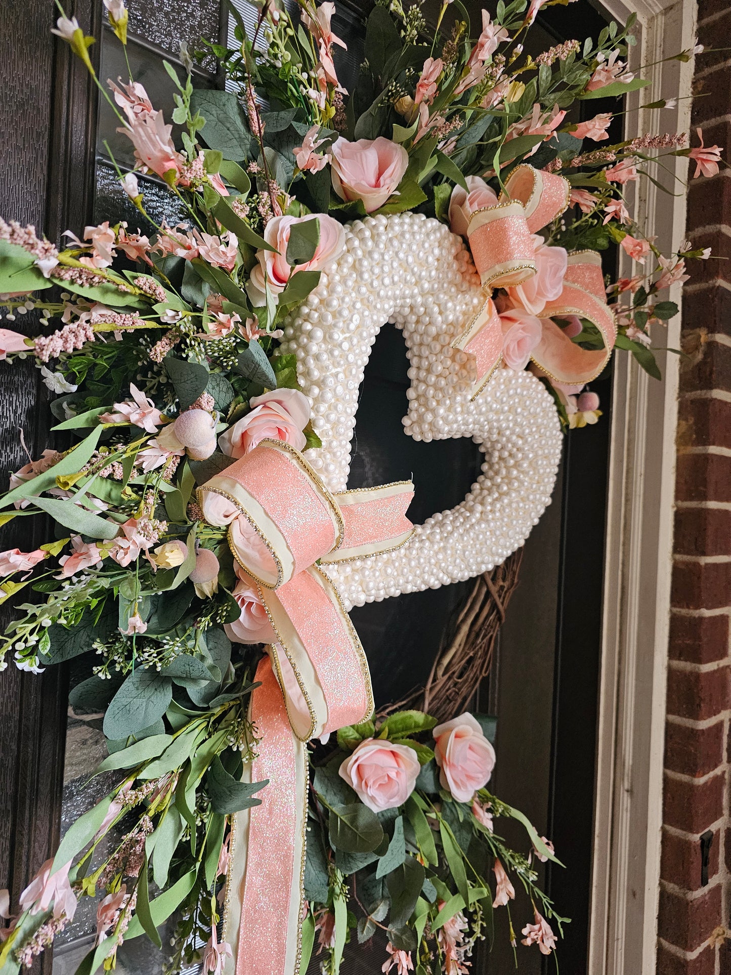 Pearl Heart Floral Grapevine – Elegant Year-Round Front Door & Interior Wall Art