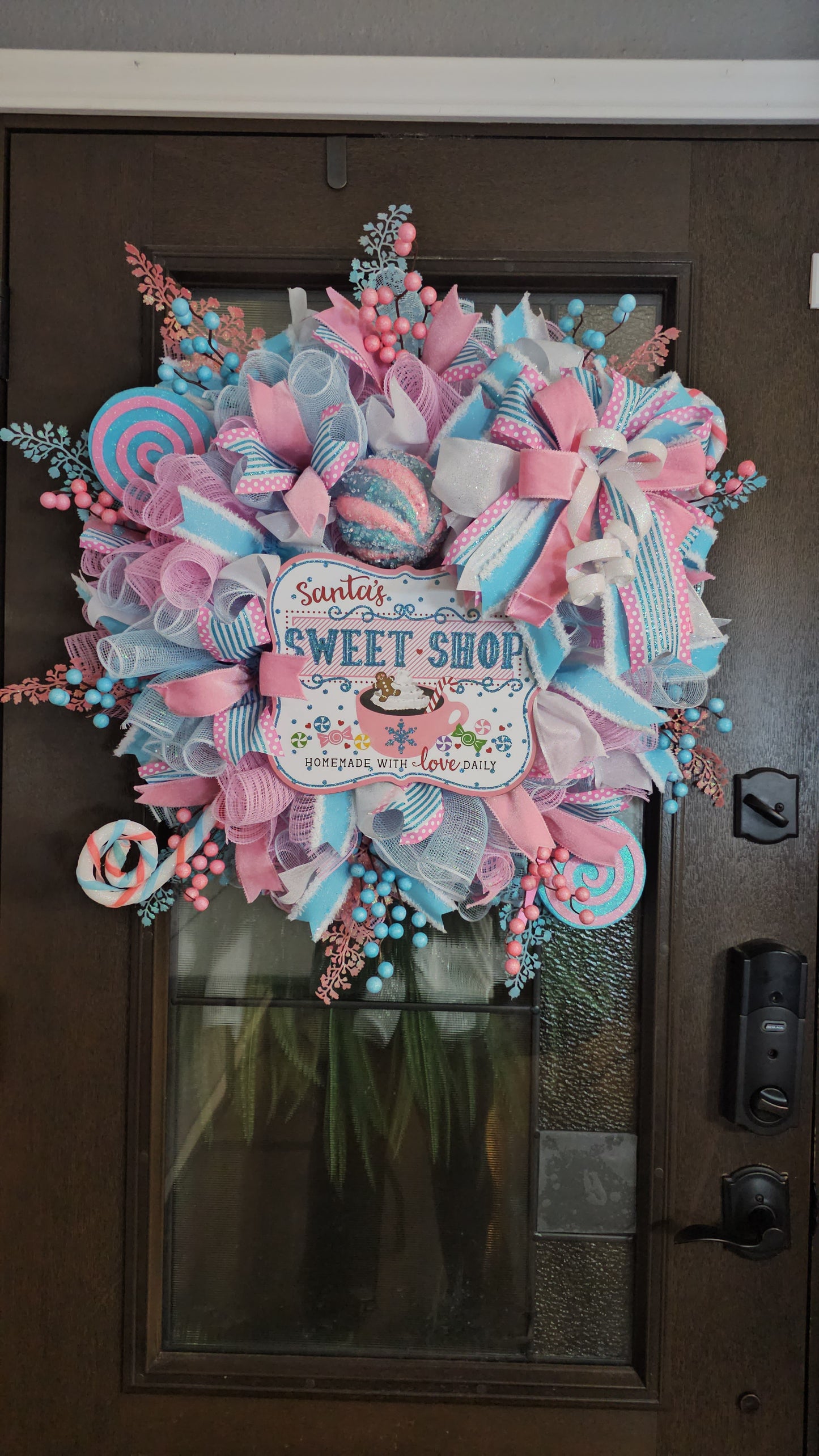 SANTA’S SWEET SHOP