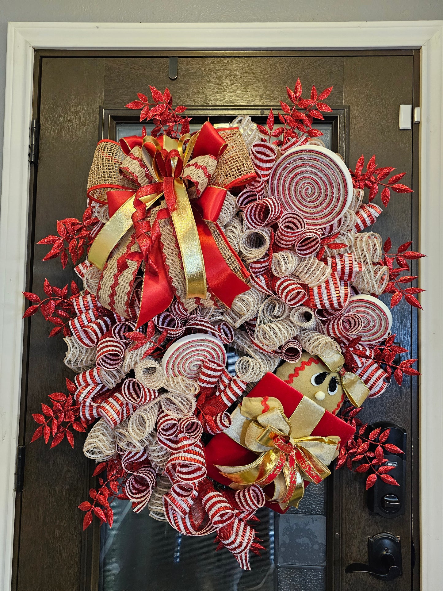 Sweet Holiday Cheer – The “Gingi” Wreath