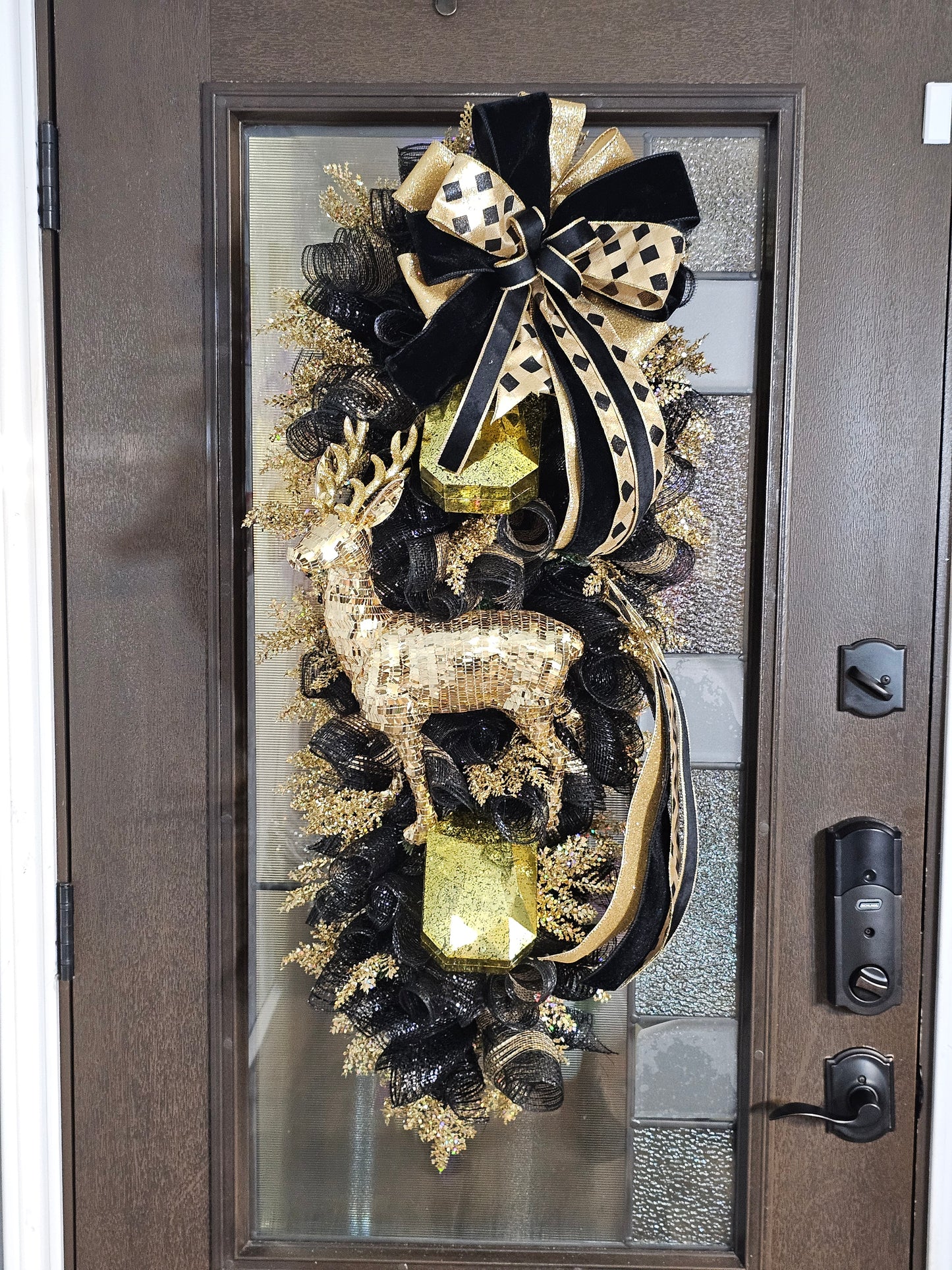 Gilded Elegance Reindeer Swag